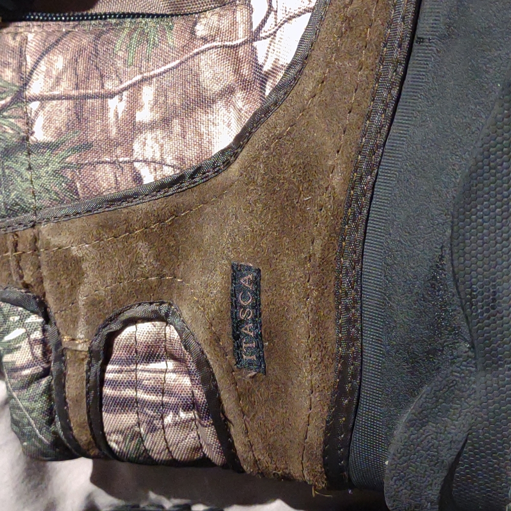 Boots - Picture 3 of 4